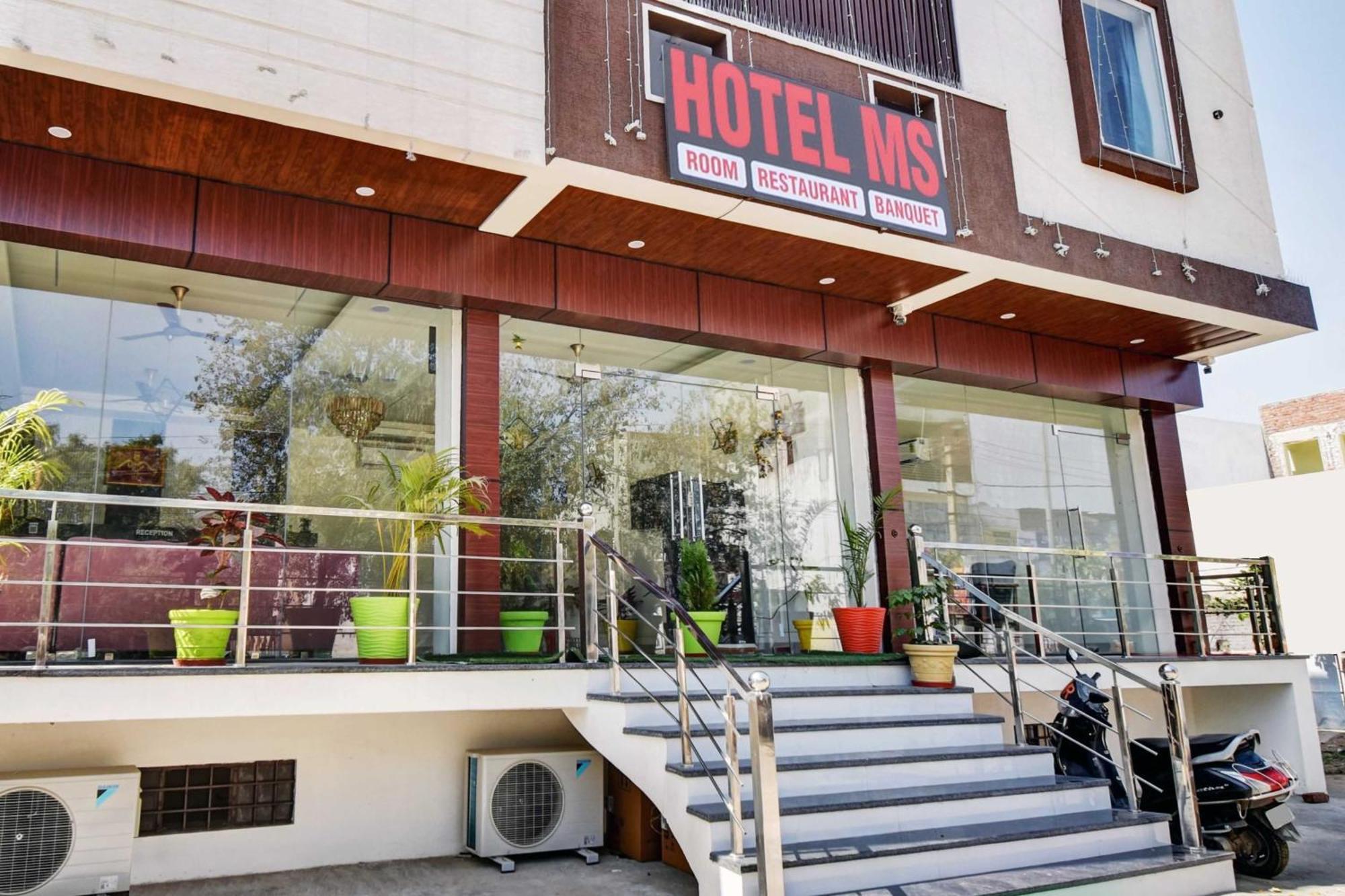 Hotel M.S Jaipur Buitenkant foto