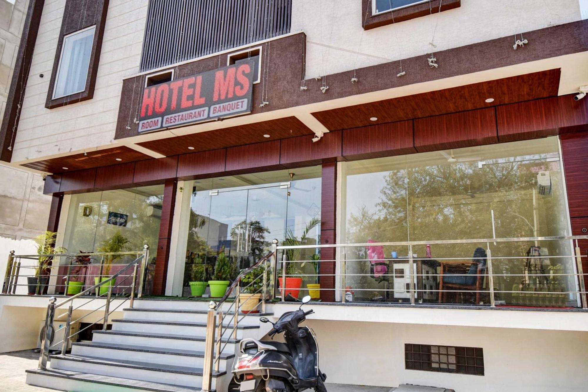 Hotel M.S Jaipur Buitenkant foto